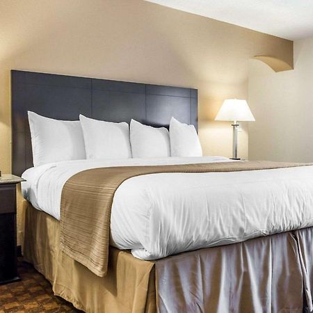 Quality Inn & Suites Coliseum Greensboro Ngoại thất bức ảnh