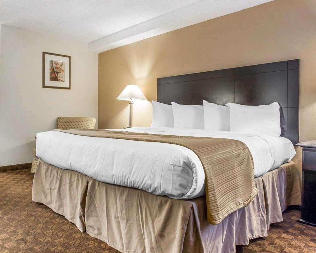 Quality Inn & Suites Coliseum Greensboro Ngoại thất bức ảnh