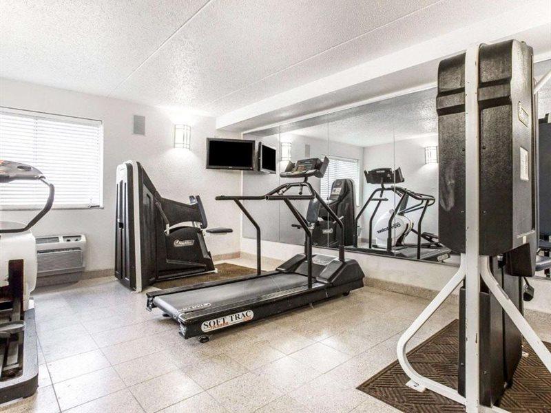 Quality Inn & Suites Coliseum Greensboro Ngoại thất bức ảnh