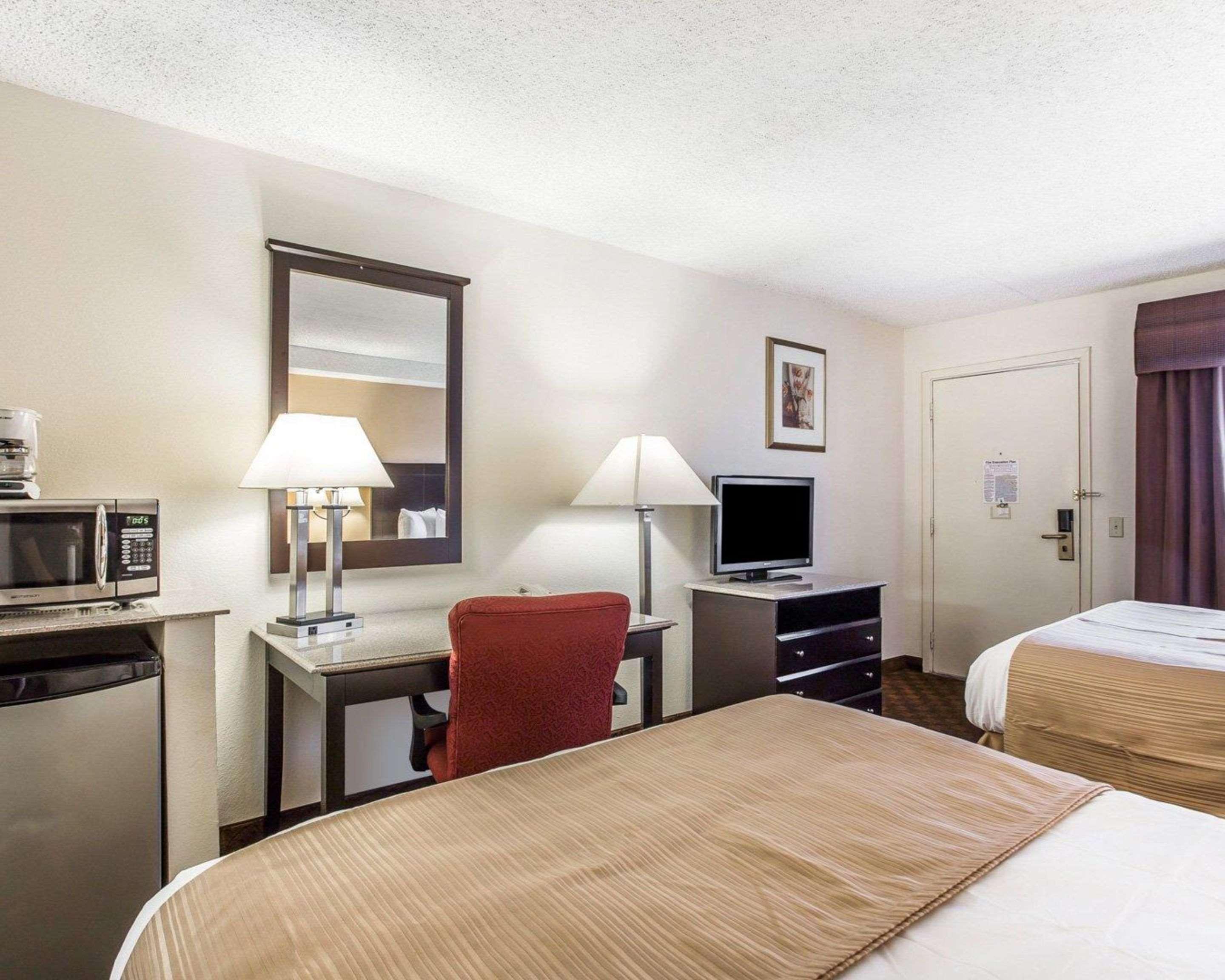 Quality Inn & Suites Coliseum Greensboro Ngoại thất bức ảnh