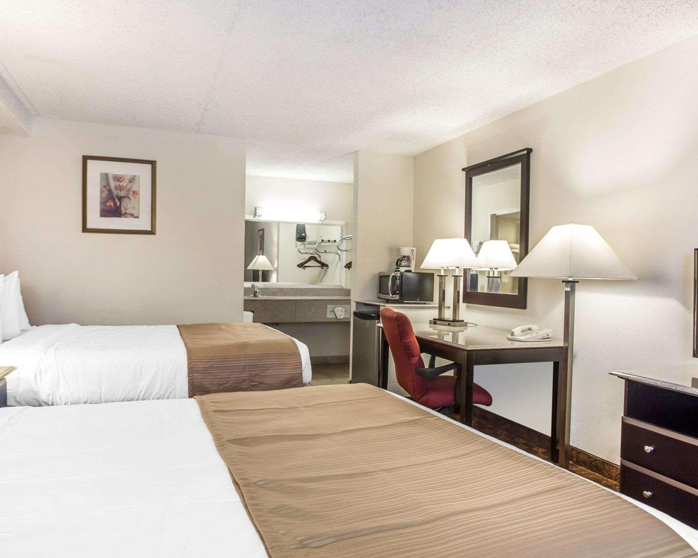 Quality Inn & Suites Coliseum Greensboro Ngoại thất bức ảnh