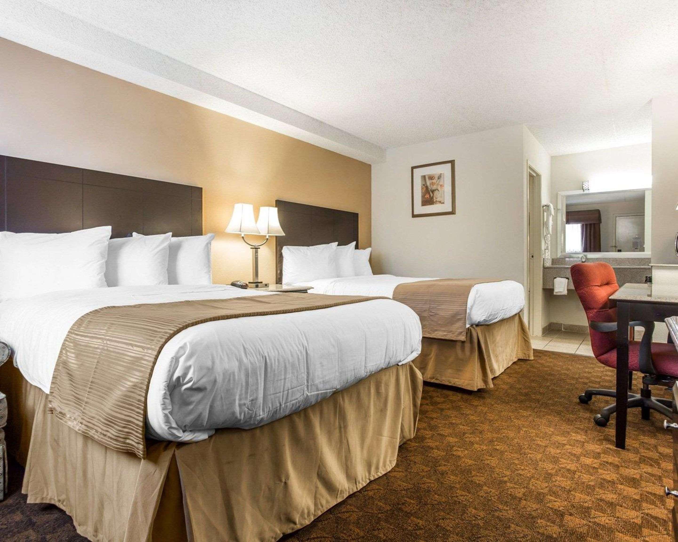 Quality Inn & Suites Coliseum Greensboro Ngoại thất bức ảnh