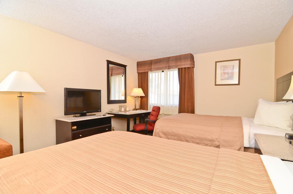 Quality Inn & Suites Coliseum Greensboro Ngoại thất bức ảnh