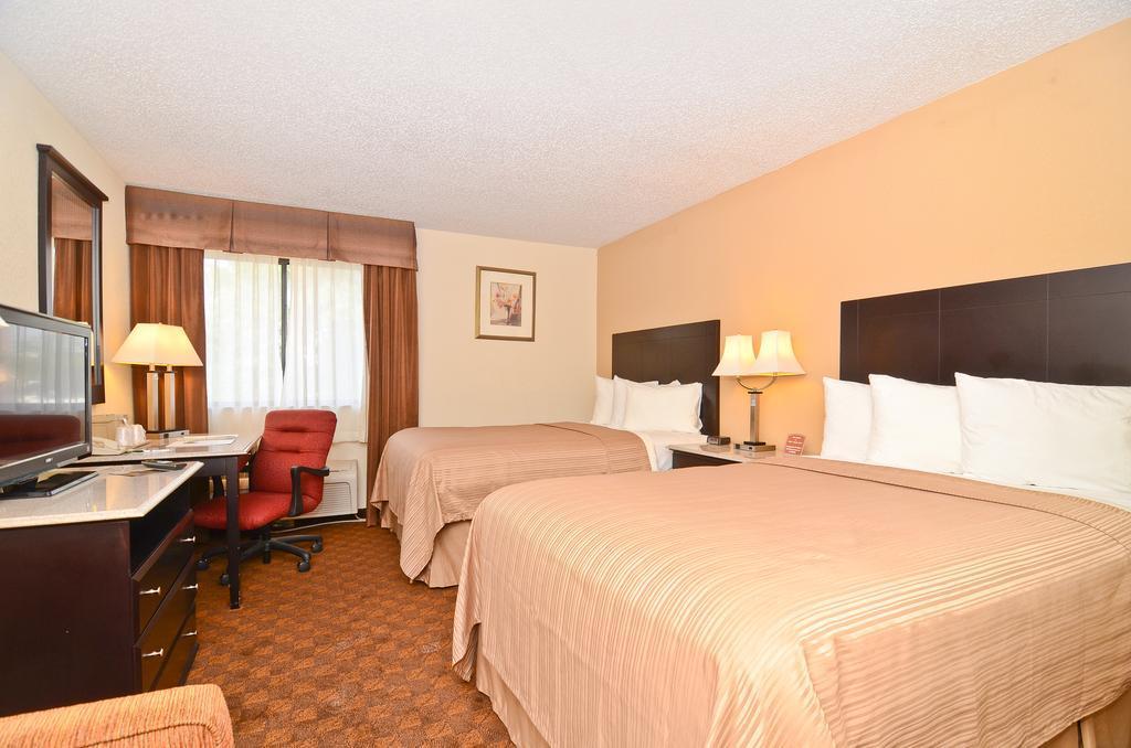 Quality Inn & Suites Coliseum Greensboro Ngoại thất bức ảnh