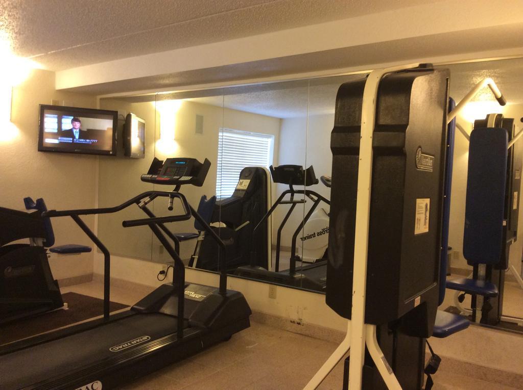 Quality Inn & Suites Coliseum Greensboro Ngoại thất bức ảnh