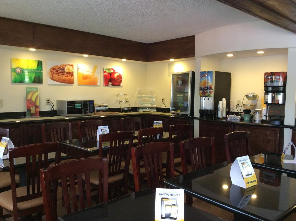 Quality Inn & Suites Coliseum Greensboro Ngoại thất bức ảnh