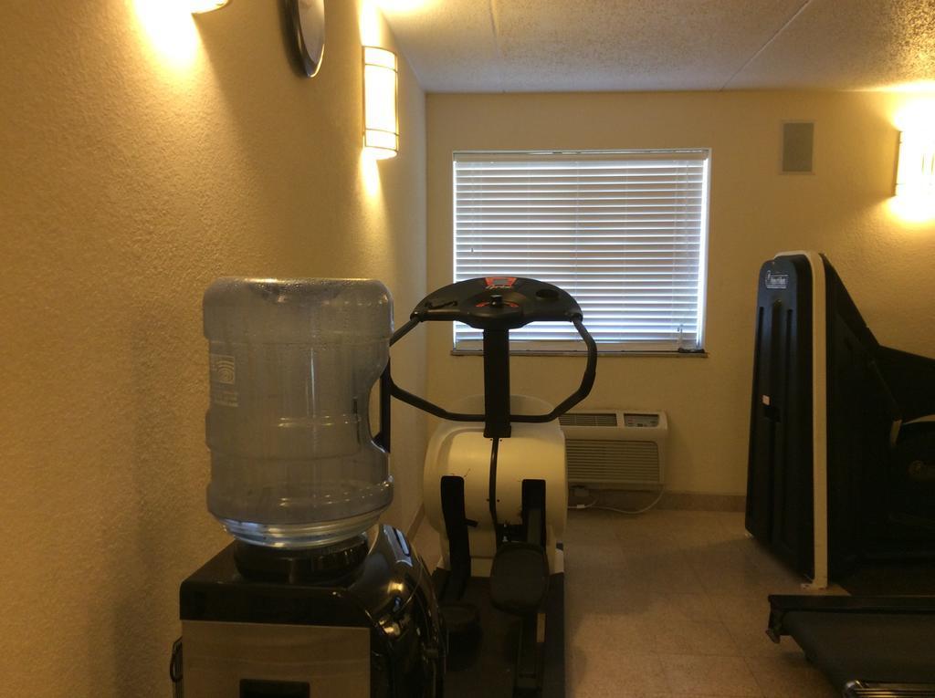 Quality Inn & Suites Coliseum Greensboro Ngoại thất bức ảnh