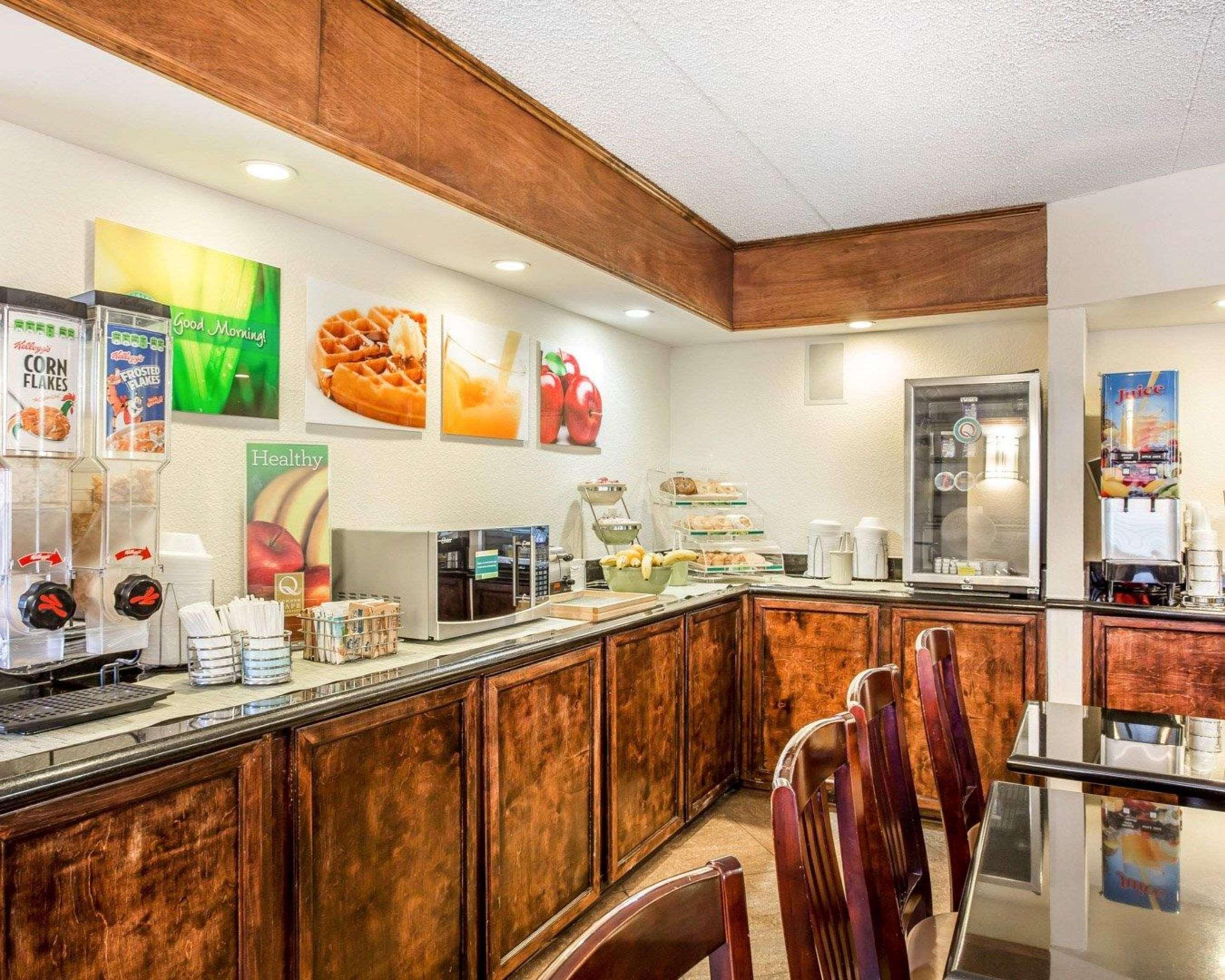 Quality Inn & Suites Coliseum Greensboro Ngoại thất bức ảnh
