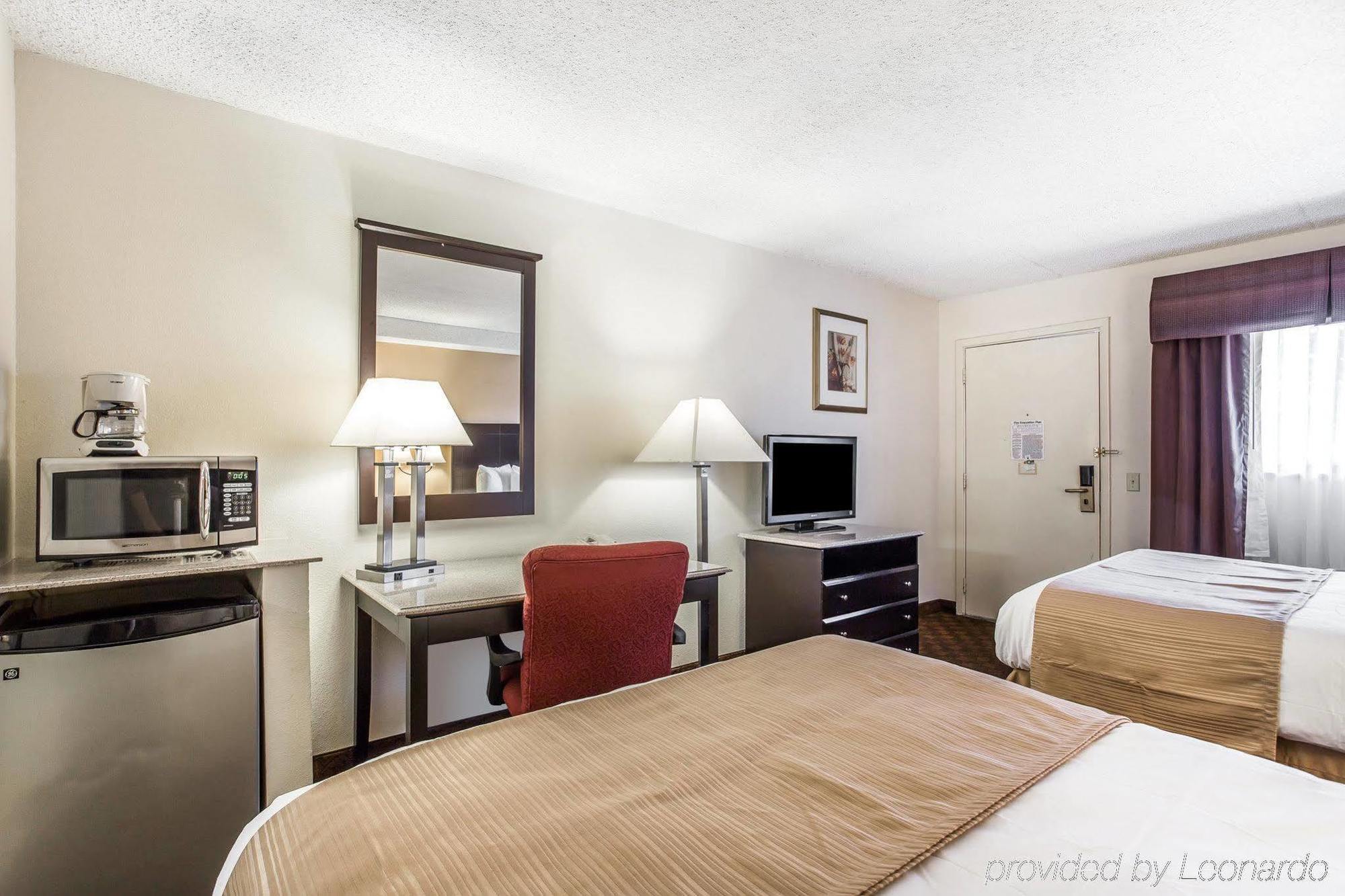 Quality Inn & Suites Coliseum Greensboro Ngoại thất bức ảnh