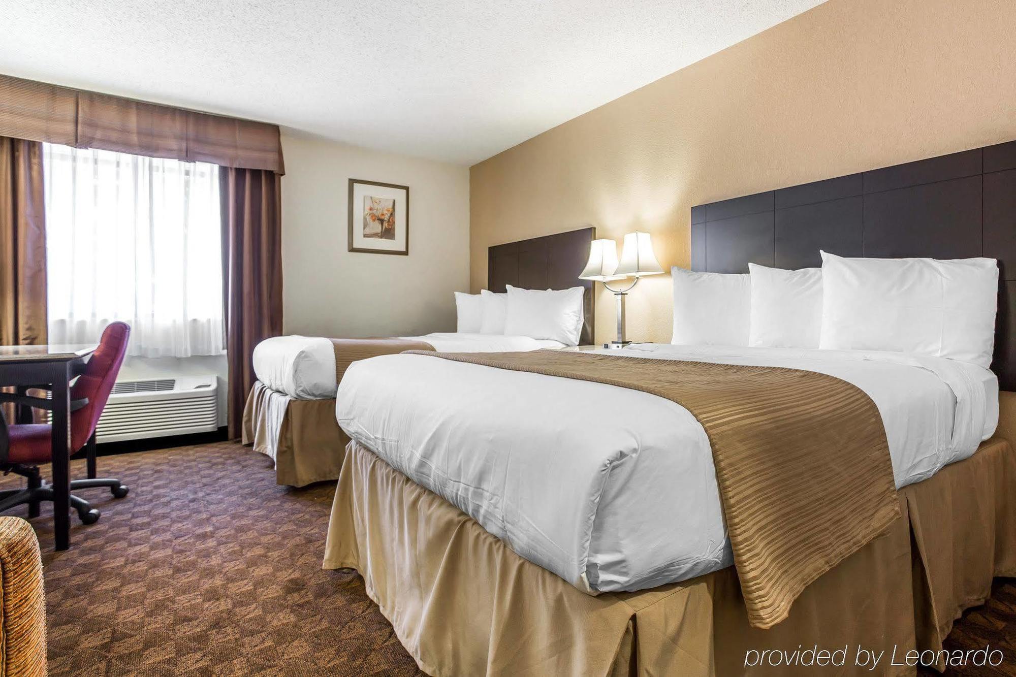 Quality Inn & Suites Coliseum Greensboro Ngoại thất bức ảnh
