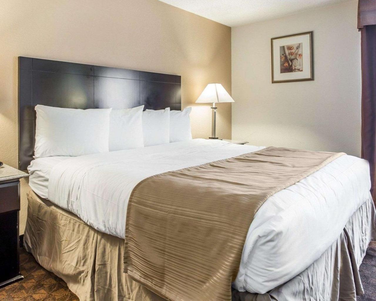 Quality Inn & Suites Coliseum Greensboro Ngoại thất bức ảnh